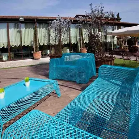 La Colombera Golf Apartment Castrezatto